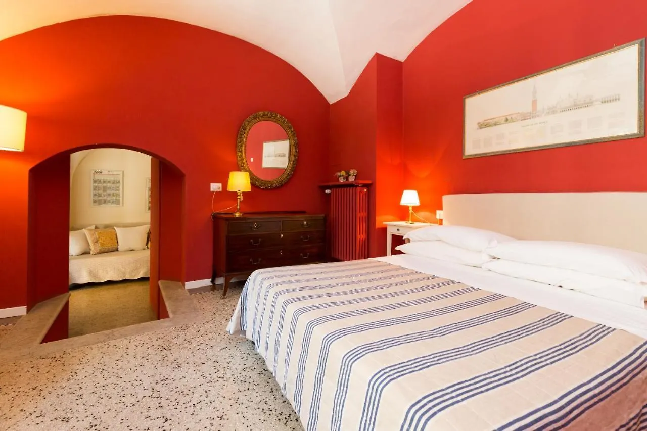 Bed & Breakfast B&B Corte Delle Muse San Felice del Benaco Italy